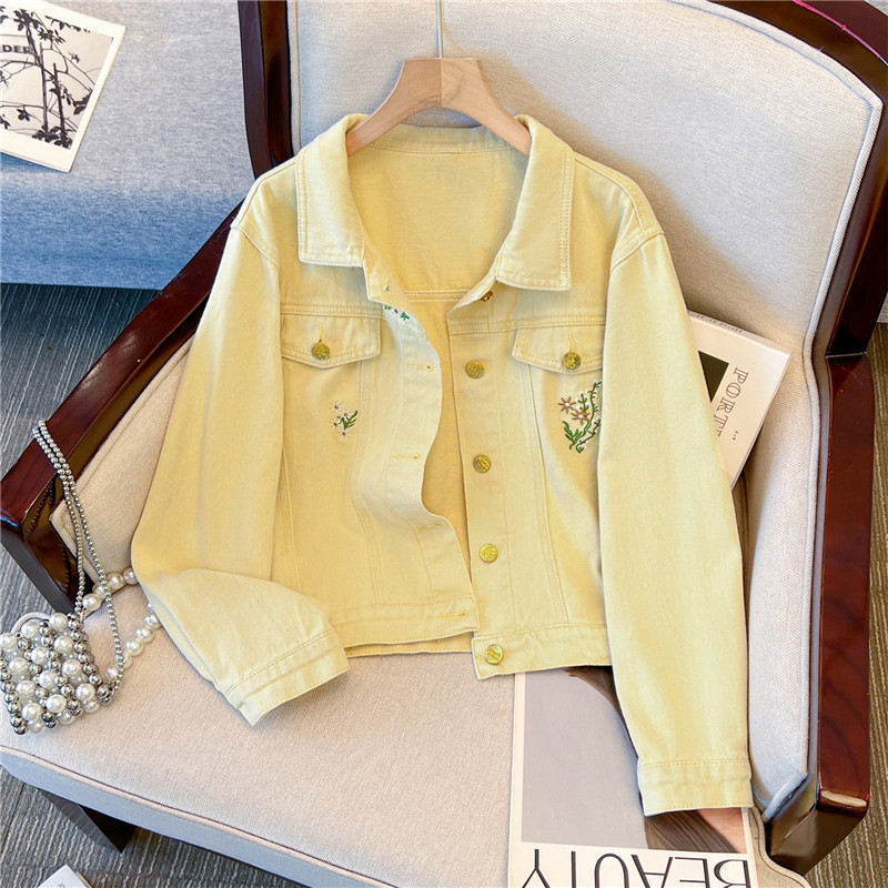 Embroidery Jacket Jeans - เสื้อแจ็คเก็ตยีนส์สีเหลืองปักลายดอกไม้สไตล์วินเทจเกาหลีสำหรับผู้หญิง ปกเสื้อแบบปกเชิ้ต กระดุมแถวเดียว แขนยาว สไตล์สตรีทแวร์