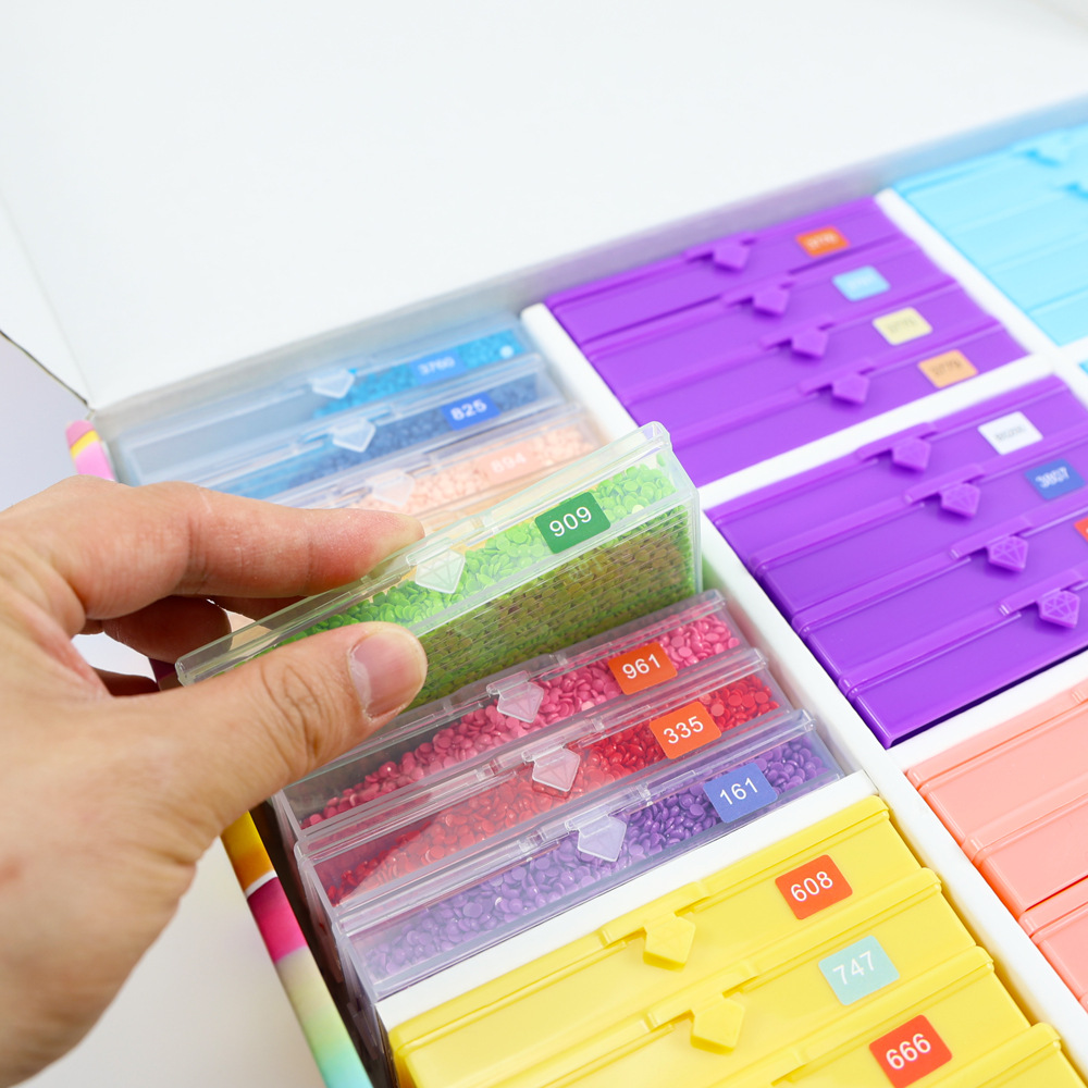 Embroidery Kit Set - 1 ชุดสีสุ่มเพชรจิตรกรรมเครื่องมือชุดถาดเจาะกล่องแบ่งเพชรเย็บปักถักร้อยประดับด้วยลูกปัดแผ่น CROSS Stitch Storge