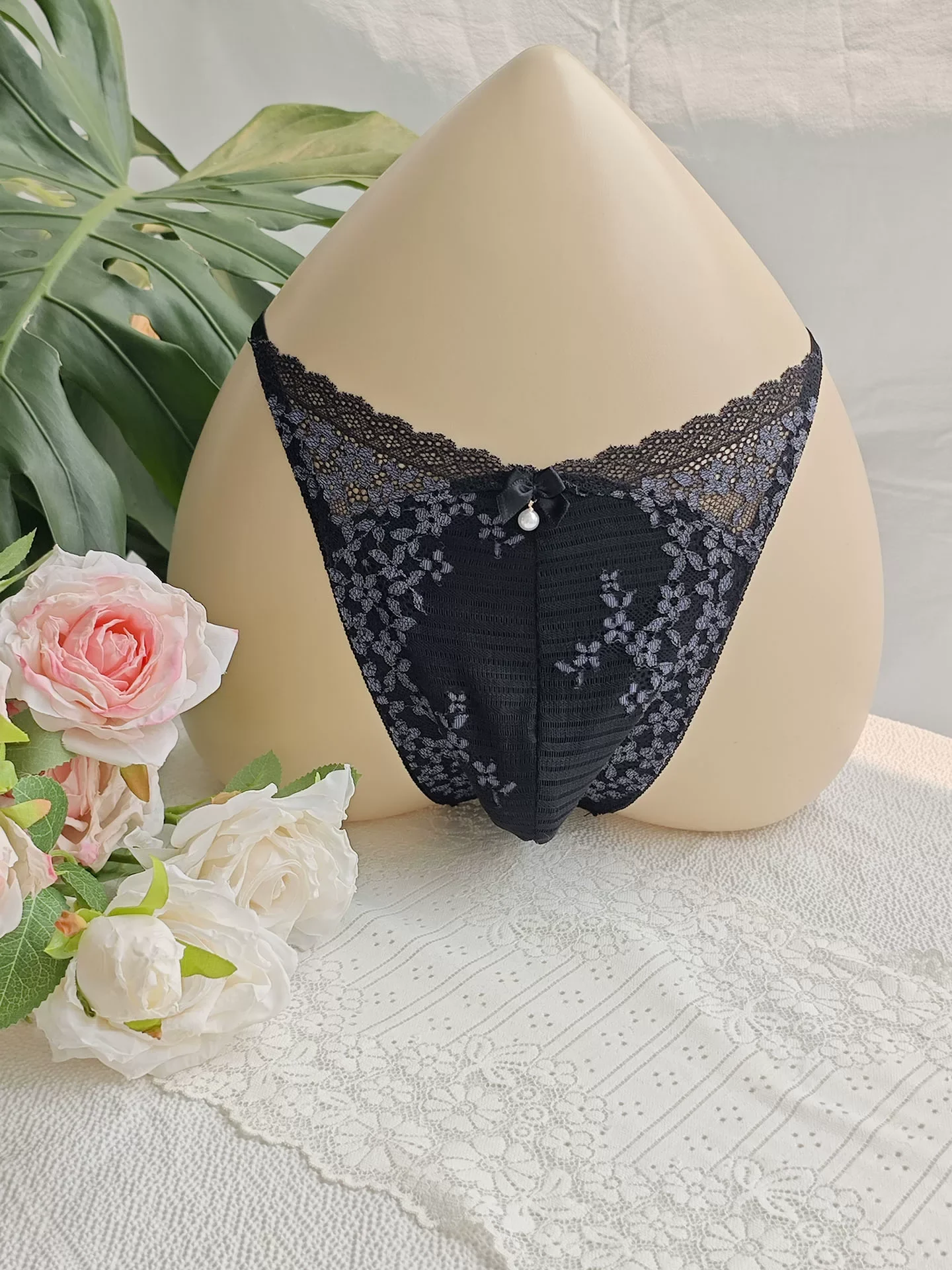 Embroidery Garments - กางเกงในชายลูกไม้สีดำ ปักลายแฮนด์เมด สีฟ้าชมพู ของขวัญ BF ปาร์ตี้ส่วนตัว