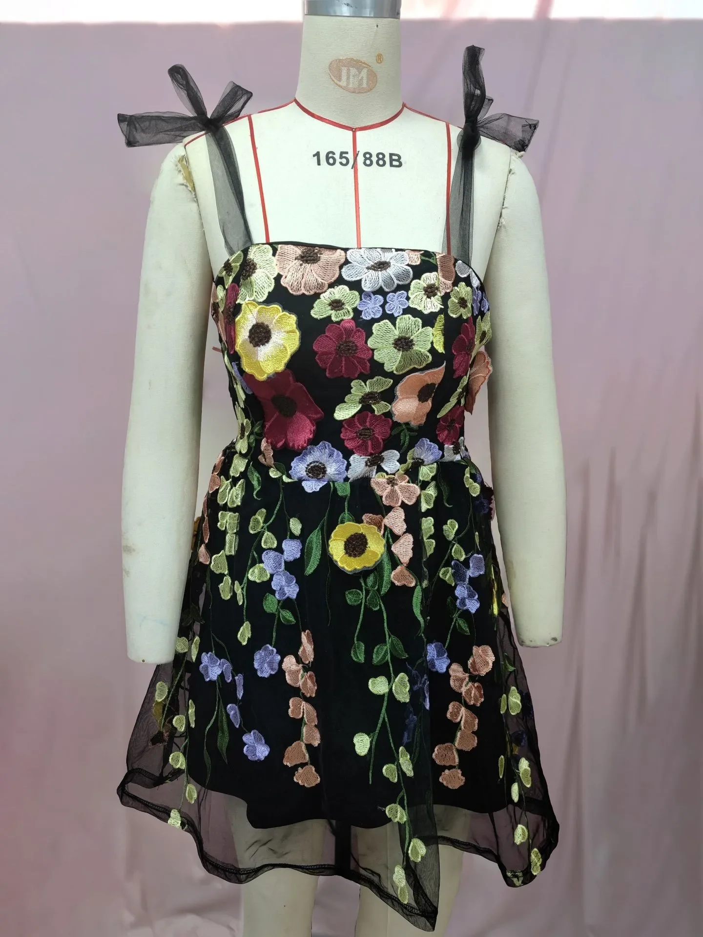 Embroidery Zara - ชุดเดรสสตรีแฟชั่น 3D ดอกไม้เย็บปักถักร้อยห่อสะโพกแขนกุดชุดสลิงเซ็กซี่ 2025