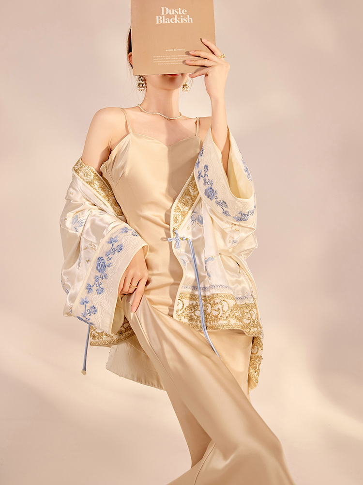 เสื้อแจ็คเก็ตผู้หญิงทรงหลวมหรู - Embroidery Jacket บทวิจารณ์และราคา