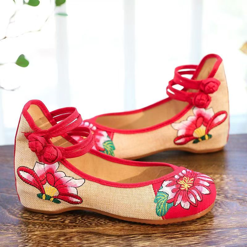 รองเท้าผ้าปักลายสำหรับผู้หญิง  - Embroidery Skirt บทวิจารณ์และราคา