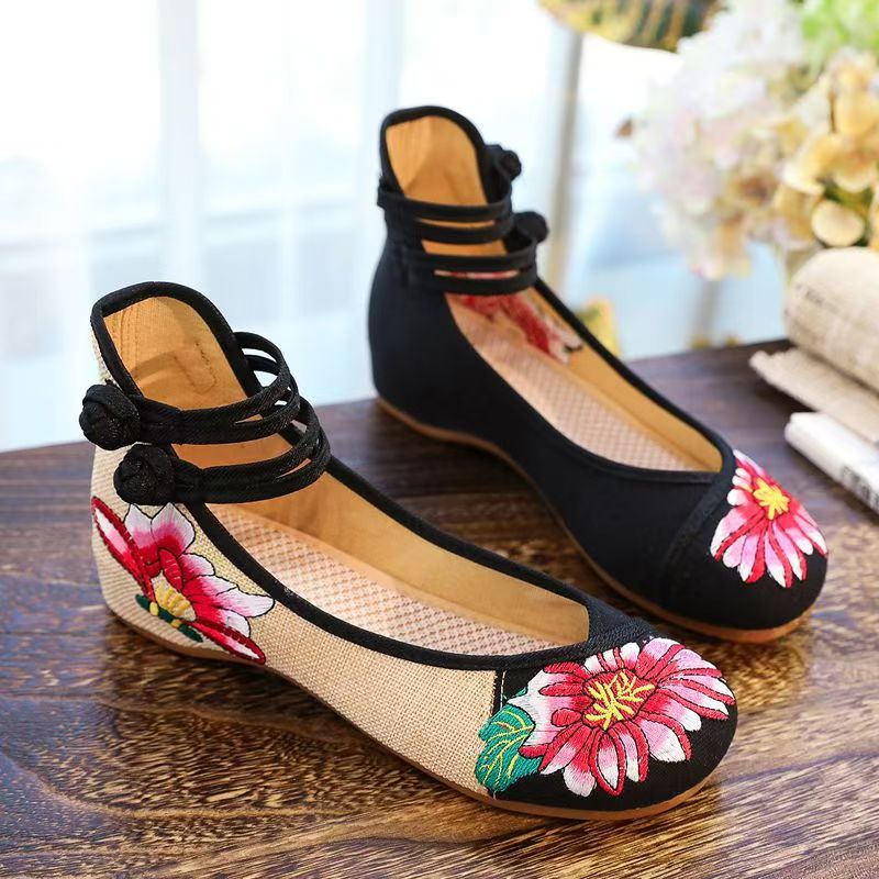 รองเท้าผ้าปักลายสำหรับผู้หญิง  - Embroidery Skirt บทวิจารณ์และราคา