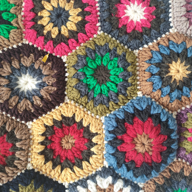 กระเป๋าถือโครเชต์ลาย Granny Sq - Embroidery Yarns บทวิจารณ์และราคา